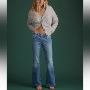 AE77 Premium Low Rise Flare Jeans Distressed Stretch in Blue Denim Womens size 6